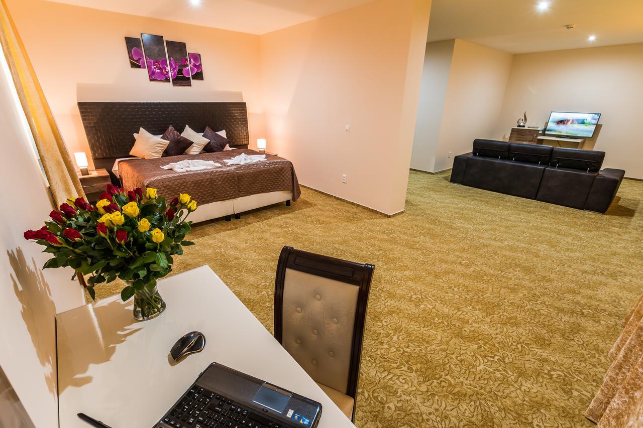 Miraj Hotel 4*